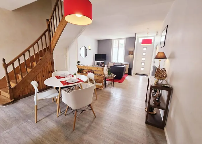Maison De Ville Confortable Avec Cour Interieure